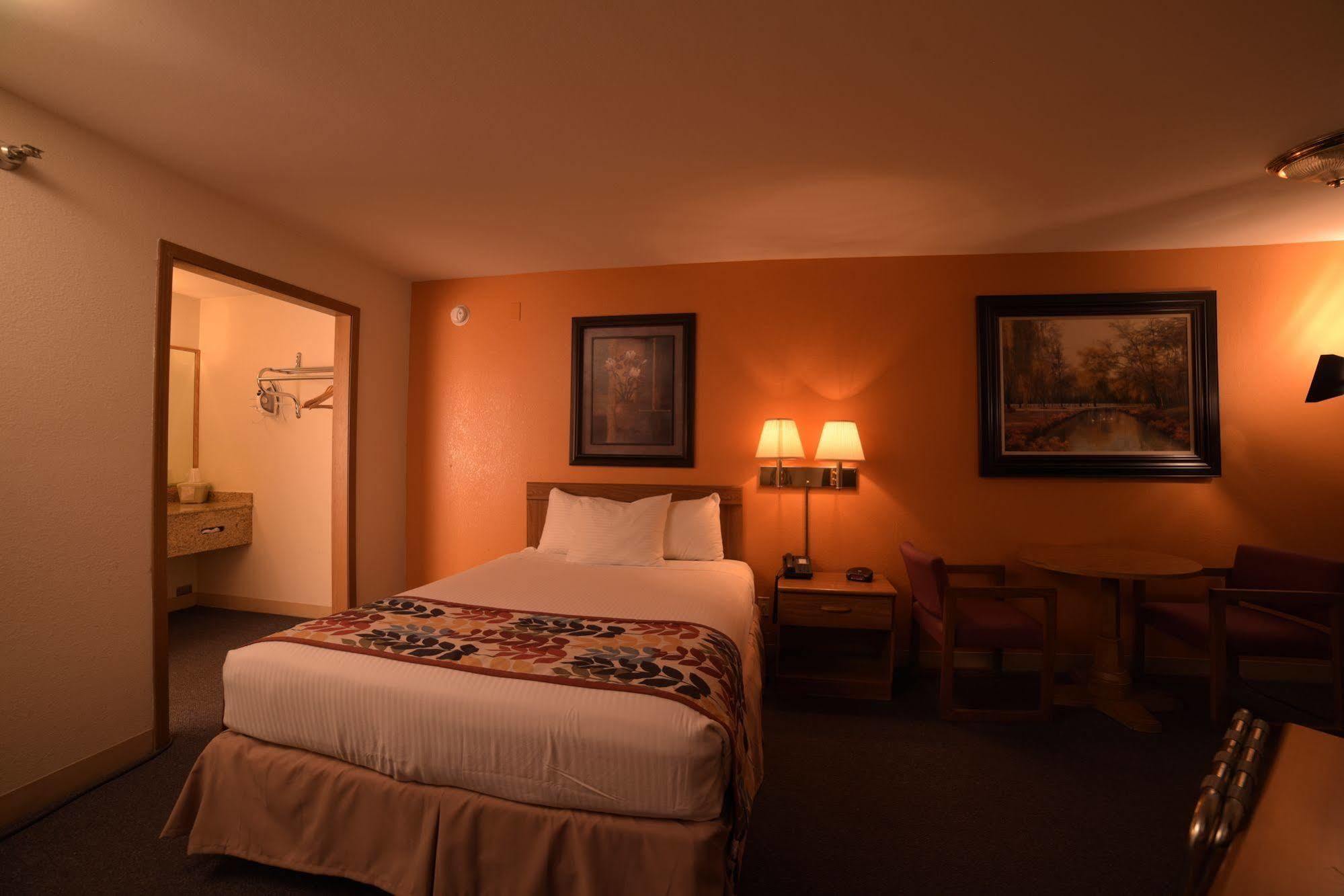 Dutton Inn Branson Exteriör bild